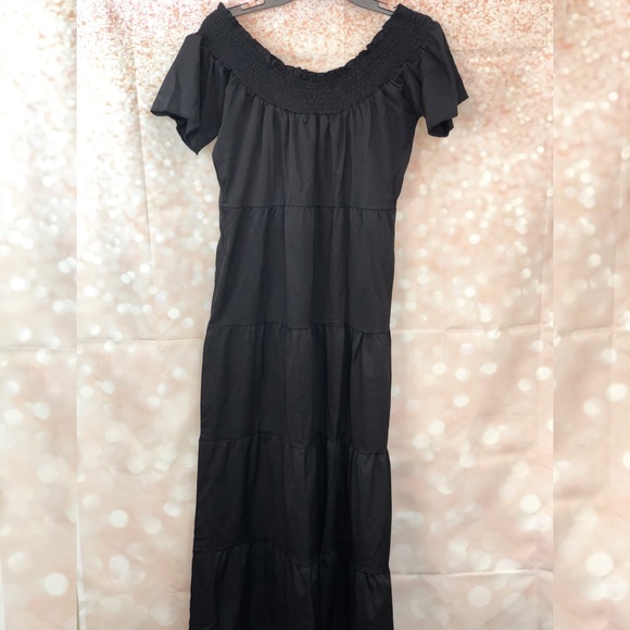 Dresses & Skirts - NEW Black Tiered Off-the-Shoulder Maxi Dress
